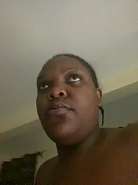 Snapshot of zonroe_the_big chatting on 13, 7, 2026 zonroe the big online show from 13, 7, 2026