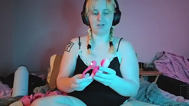 Glitch Witch online show from 25, 7, 2026