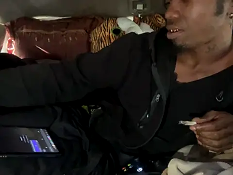 SlimeCrownzOut5 online show from 14, 12, 2025