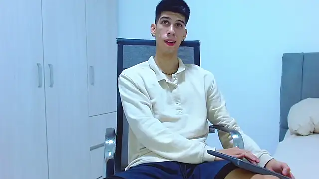 Snapshot of jhony-sex chatting on 4, 10, 2025 jhony-sex online show from 4, 10, 2025