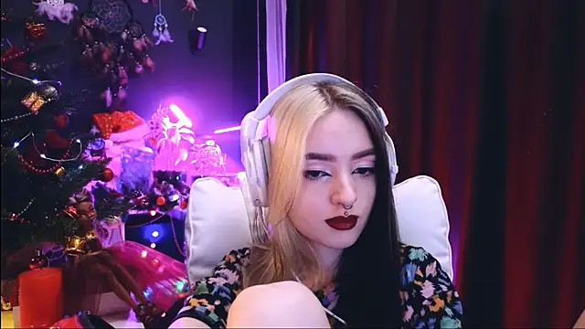 Snapshot of Avi_Nile chatting on 9, 1, 2025 Avi Nile online show from 9, 1, 2025