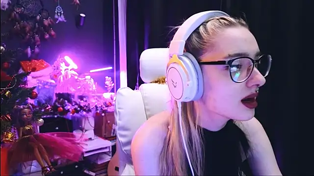 Snapshot of Avi_Nile chatting on 13, 1, 2025 Avi Nile online show from 13, 1, 2025