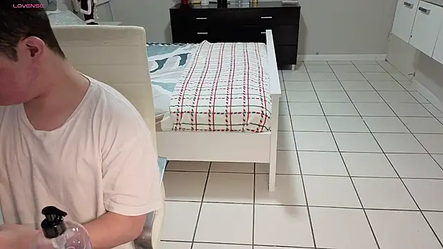 Lorenzo hernandez online show from 15, 12, 2025