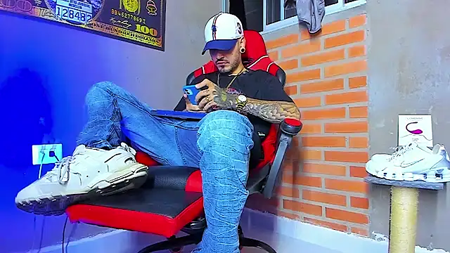 Snapshot of smoker445 chatting on 28, 9, 2025 smoker445 online show from 28, 9, 2025