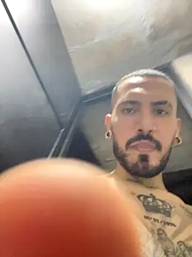 Snapshot of smoker445 chatting on 4, 10, 2025 smoker445 online show from 4, 10, 2025