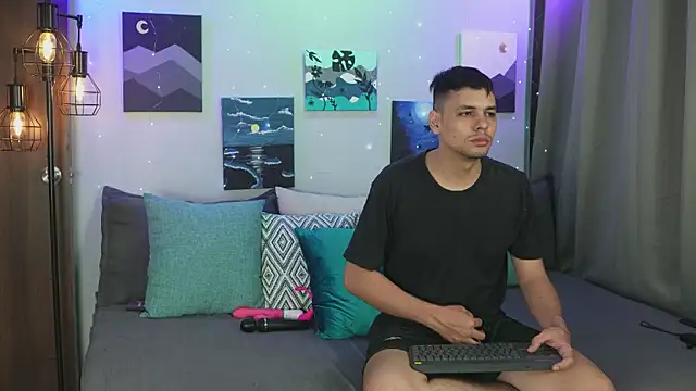 Snapshot of Cleoanubis- chatting on 23, 9, 2025 Cleoanubis- online show from 23, 9, 2025