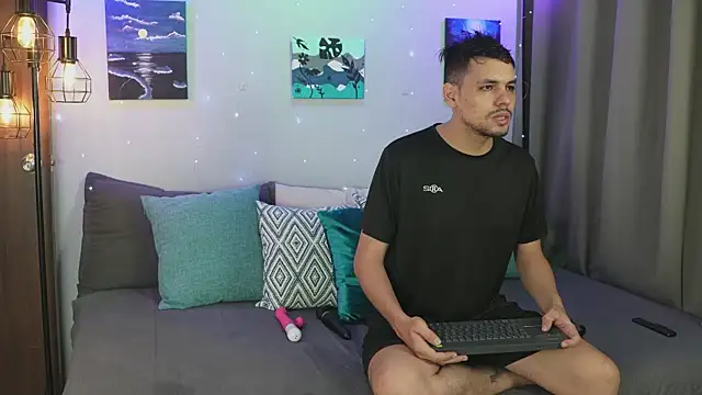 Snapshot of Cleoanubis- chatting on 4, 10, 2025 Cleoanubis- online show from 4, 10, 2025