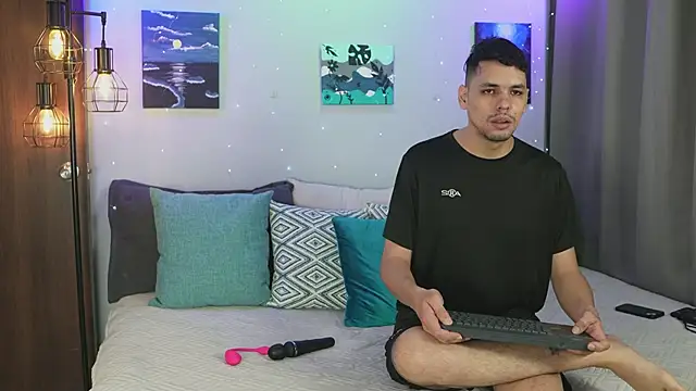 Snapshot of Cleoanubis- chatting on 25, 10, 2025 Cleoanubis- online show from 25, 10, 2025