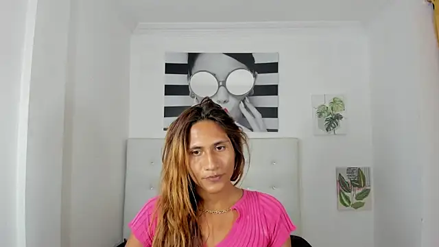 Snapshot of Brisahott chatting on 16, 9, 2025 Brisahott online show from 16, 9, 2025