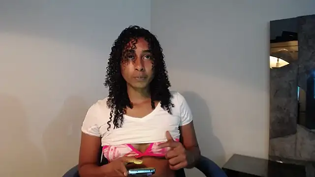 Snapshot of yohatinelly07 chatting on 21, 7, 2026 yohatinelly07 online show from 21, 7, 2026