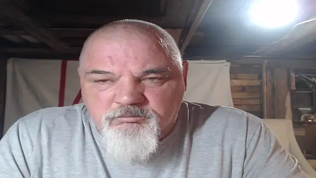 Newfiesausage1972 online show from 11, 3, 2026