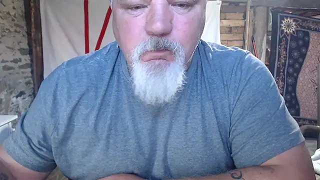 Newfiesausage1972 online show from 20, 5, 2026