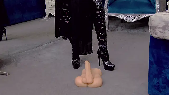 EmmaDevereaux online show from 18, 3, 2025