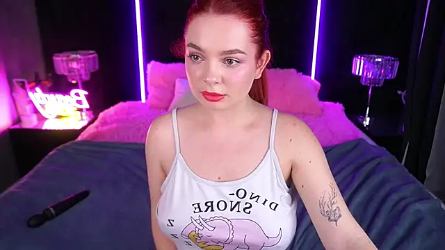 Snapshot of CarolinaDia chatting on 12, 12, 2024 CarolinaDia online show from 12, 12, 2024