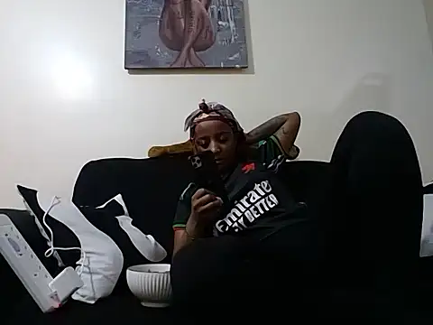 hoely grail01 online show from 12, 9, 2025