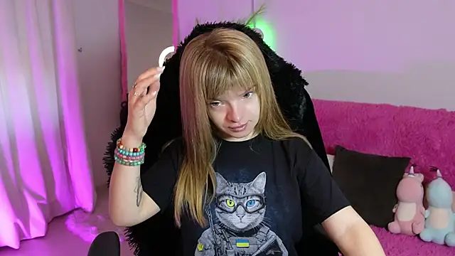 Snapshot of Eva_Rosec chatting on 13, 11, 2025 Eva Rosec online show from 13, 11, 2025