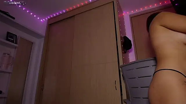 tinysofia  online show from 23, 1, 2025