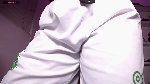 tinysofia  online show from 7, 2, 2025