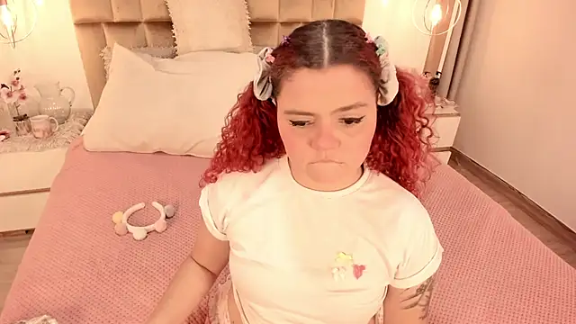 Twwiiggy online show from 14, 2, 2025