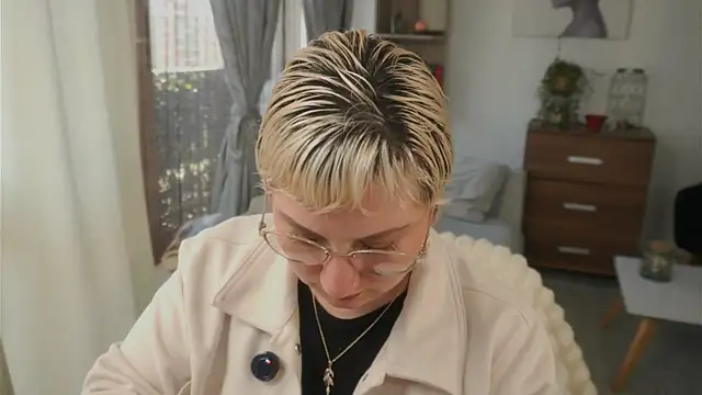 Snapshot of Ximenna_Cruz chatting on 11, 1, 2026 Ximenna Cruz online show from 11, 1, 2026