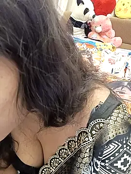 Snapshot of Divya_girl chatting on 17, 6, 2026 Divya girl online show from 17, 6, 2026