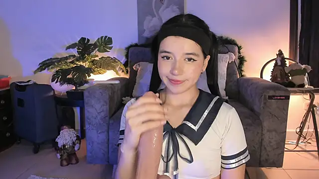 Snapshot of Naughtylittlegirl_ chatting on 4, 12, 2025 Naughtylittlegirl online show from 4, 12, 2025