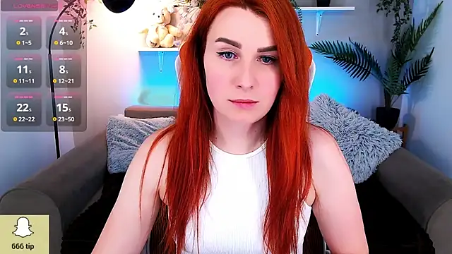 YrKiraXO online show from 28, 2, 2025