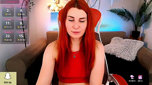 YrKiraXO online show from 7, 3, 2025
