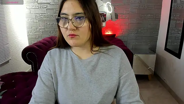 Snapshot of conniejames_m chatting on 2, 10, 2025 conniejames m online show from 2, 10, 2025
