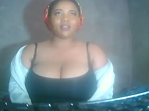 Snapshot of CardieKarie20 chatting on 16, 9, 2025 CardieKarie20 online show from 16, 9, 2025