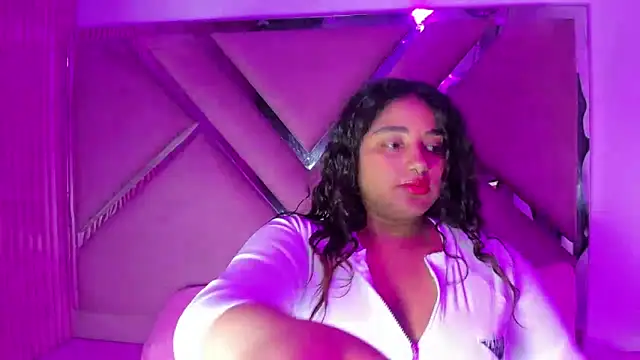 Snapshot of Sofia_Hernandez_ chatting on 25, 10, 2025 Sofia Hernandez online show from 25, 10, 2025