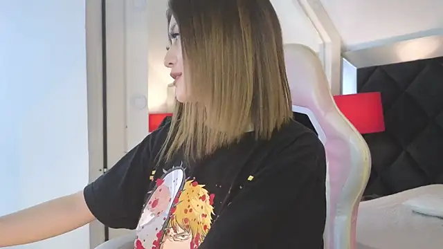 Snapshot of Angela_Torres_ chatting on 13, 10, 2025 Angela Torres  online show from 13, 10, 2025