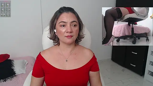 Snapshot of ana_milf chatting on 3, 12, 2024 ana milf online show from 3, 12, 2024