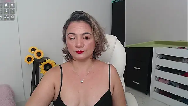 Snapshot of ana_milf chatting on 4, 12, 2024 ana milf online show from 4, 12, 2024