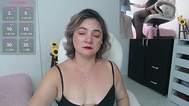 Snapshot of ana_milf chatting on 11, 12, 2024 ana milf online show from 11, 12, 2024