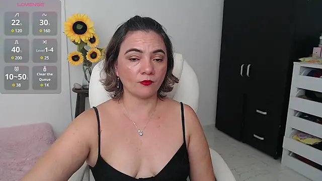 Snapshot of ana_milf chatting on 16, 12, 2024 ana milf online show from 16, 12, 2024