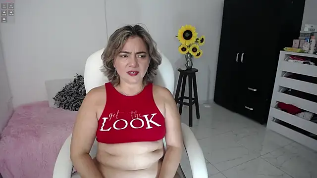 Snapshot of ana_milf chatting on 11, 2, 2025 ana milf online show from 11, 2, 2025