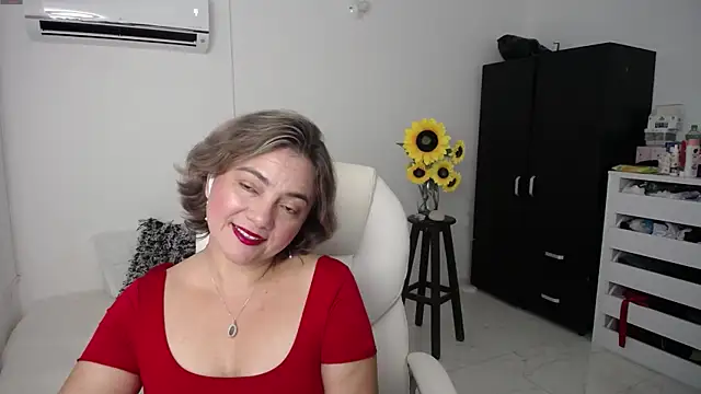 Snapshot of ana_milf chatting on 6, 3, 2025 ana milf online show from 6, 3, 2025