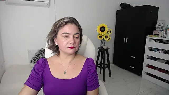 Snapshot of ana_milf chatting on 7, 3, 2025 ana milf online show from 7, 3, 2025