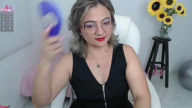 ana milf online show from 18, 9, 2025