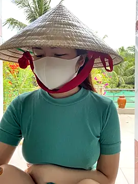 BabyThree  online show from 31, 10, 2025