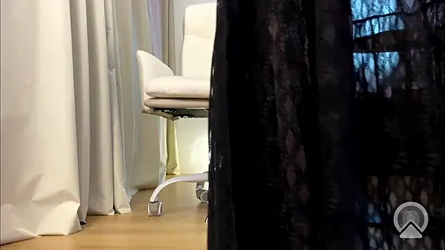 misskaassandraa online show from 6, 6, 2026