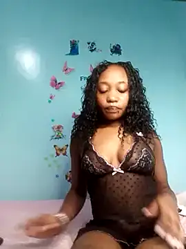 Snapshot of laetitia_ chatting on 12, 3, 2025 laetitia  online show from 12, 3, 2025