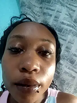 Snapshot of laetitia_ chatting on 13, 3, 2025 laetitia  online show from 13, 3, 2025
