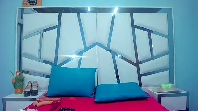 chanel hot 001 online show from 13, 11, 2025