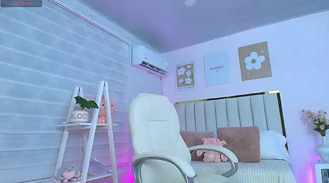 Cristall Bunny online show from 7, 2, 2025