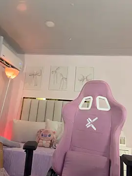 Cristall Bunny online show from 24, 10, 2025