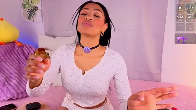 Snapshot of Heily_Fox chatting on 10, 11, 2025 Heily Fox online show from 10, 11, 2025