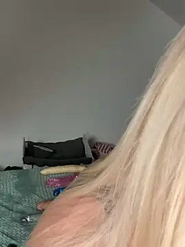 Liana Lou online show from 28, 2, 2025