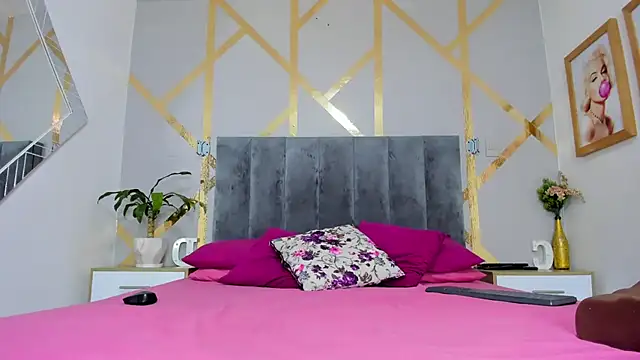 Danna Reyees online show from 9, 9, 2025